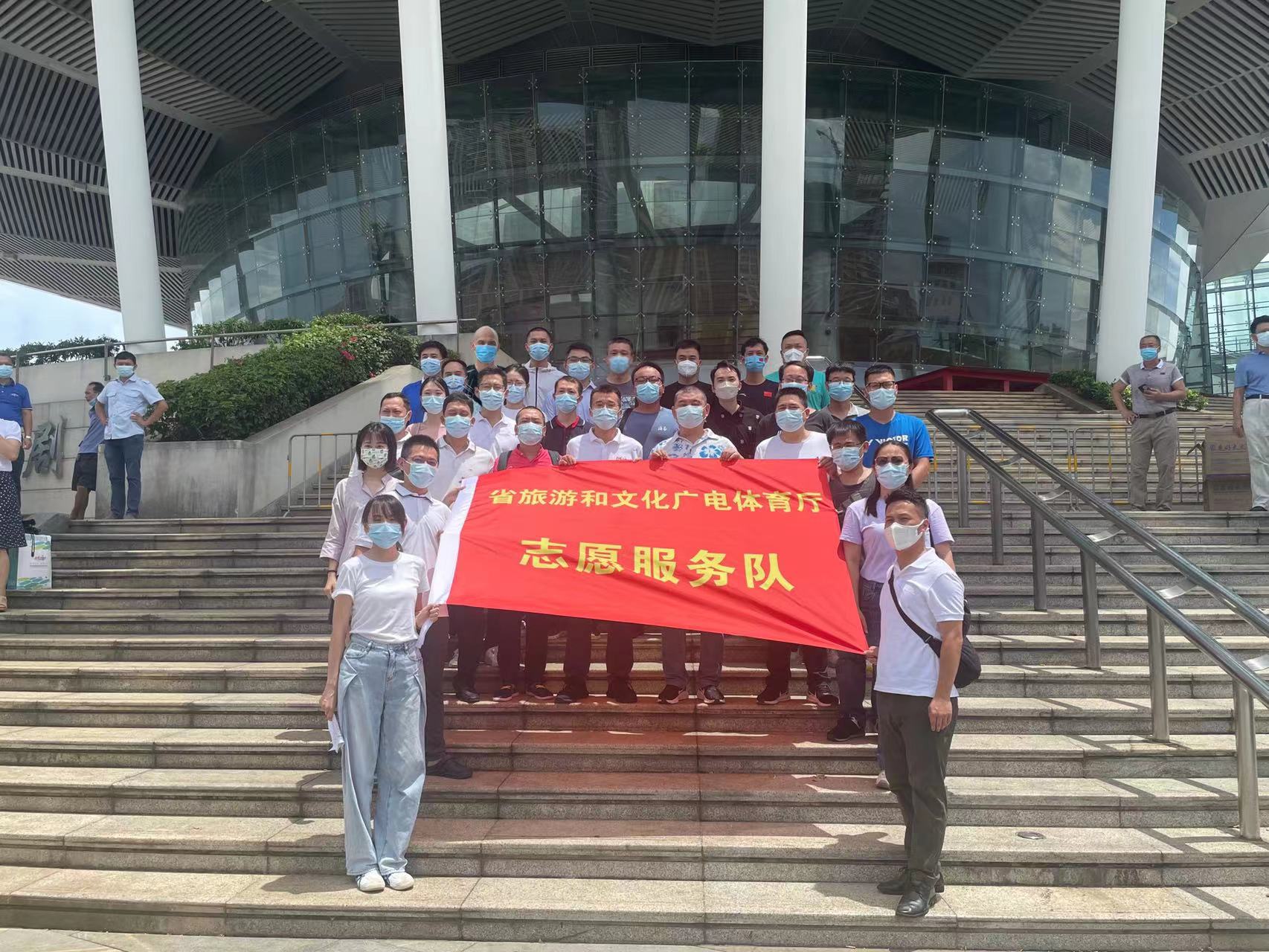 奋战在“疫”线——海南省体育赛事中心志愿服务者支援三亚抗击疫情